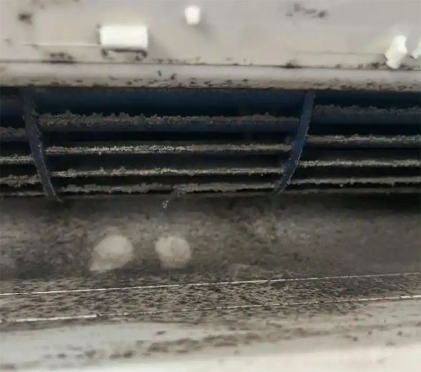 黑河空调吹的风有股烧焦味是怎么回事